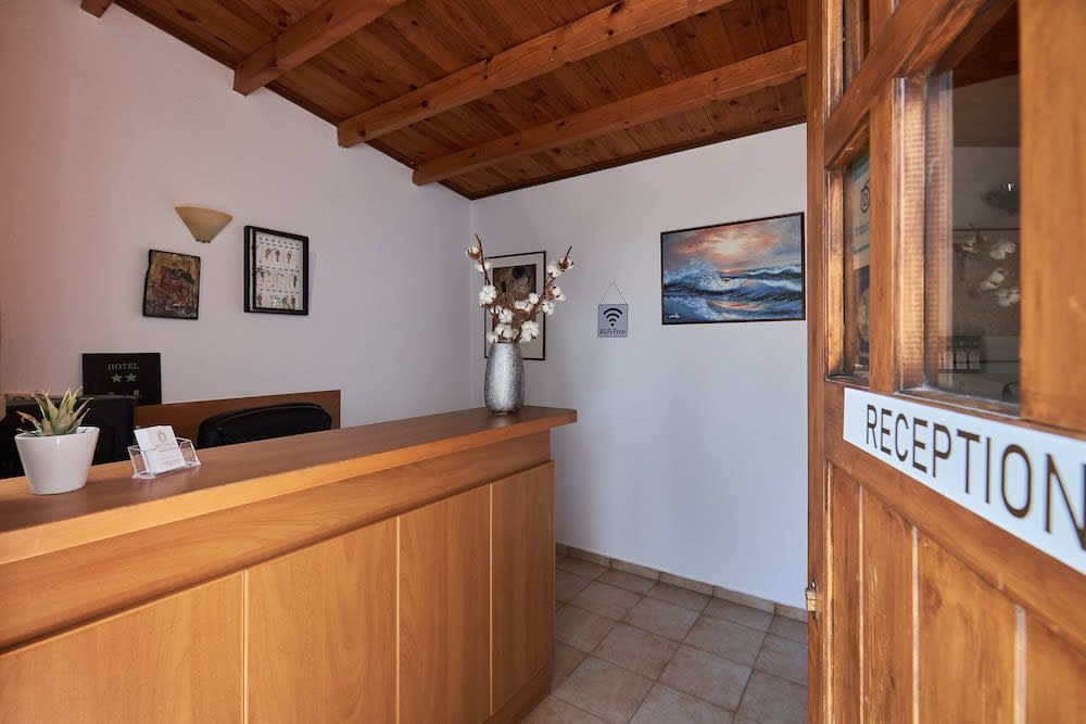 Mila Malia Studios Hotel 2