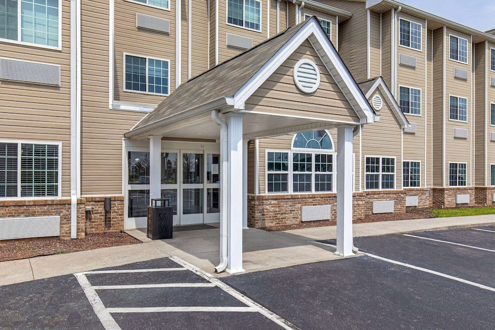 Microtel Inn & Suites by Wyndham Manchester 1