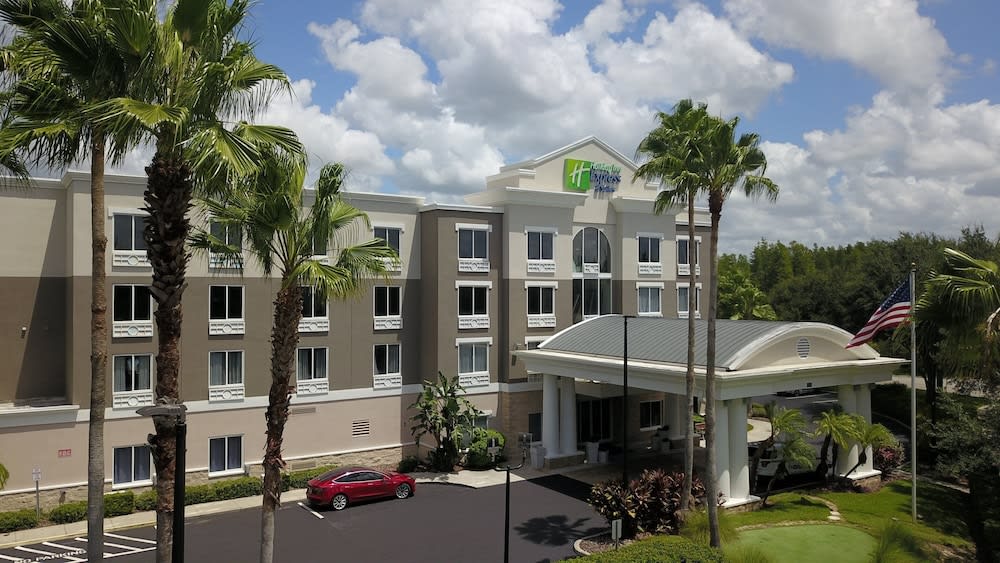 Holiday Inn Express & Suites TAMPA-I-75 @ BRUCE B. DOWNS by IHG 1