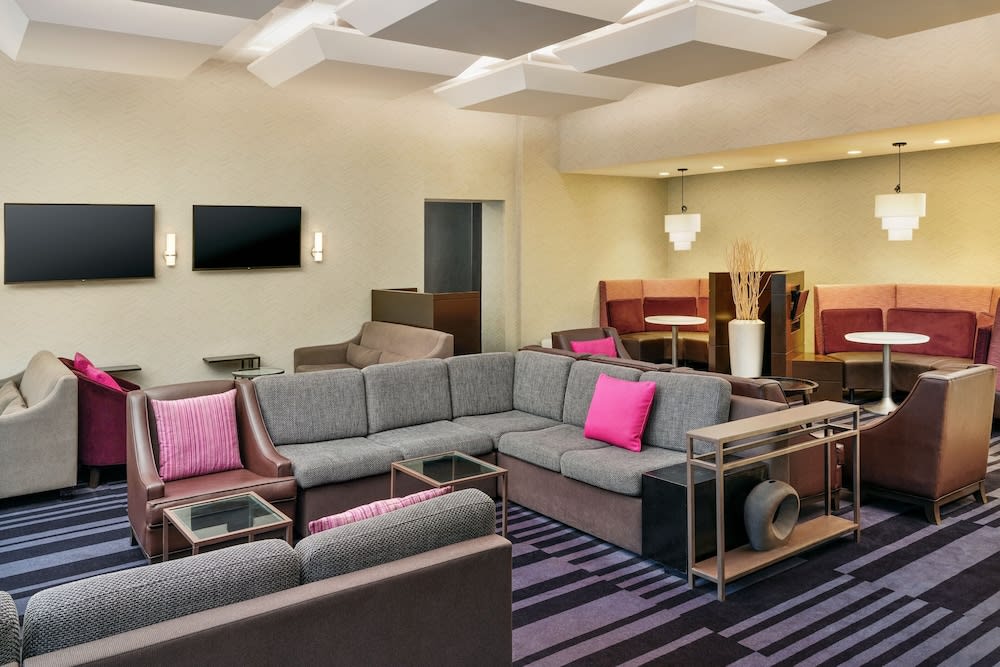 Courtyard by Marriott New York JFK Airport 2