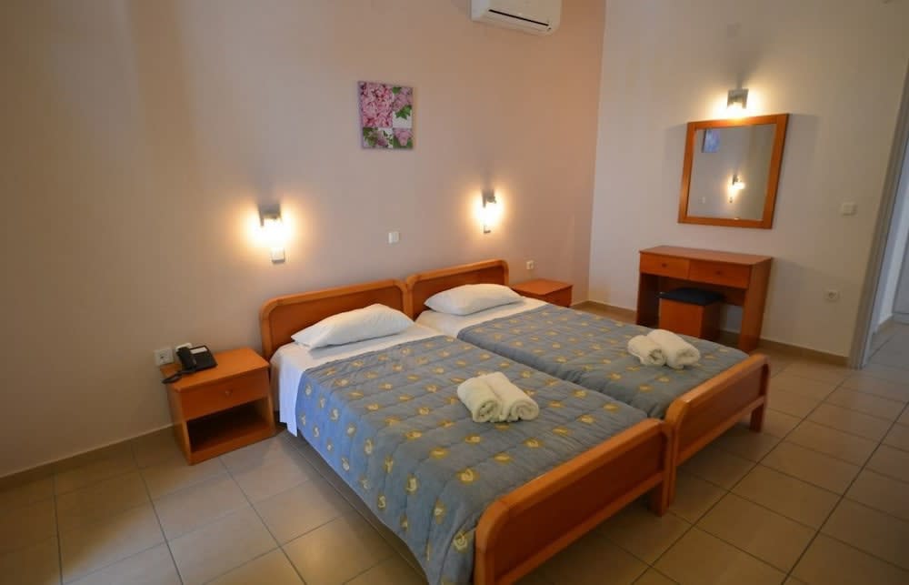Paradiso Hotel Corfu Sea View Apartments with Pool in Ipsos 2
