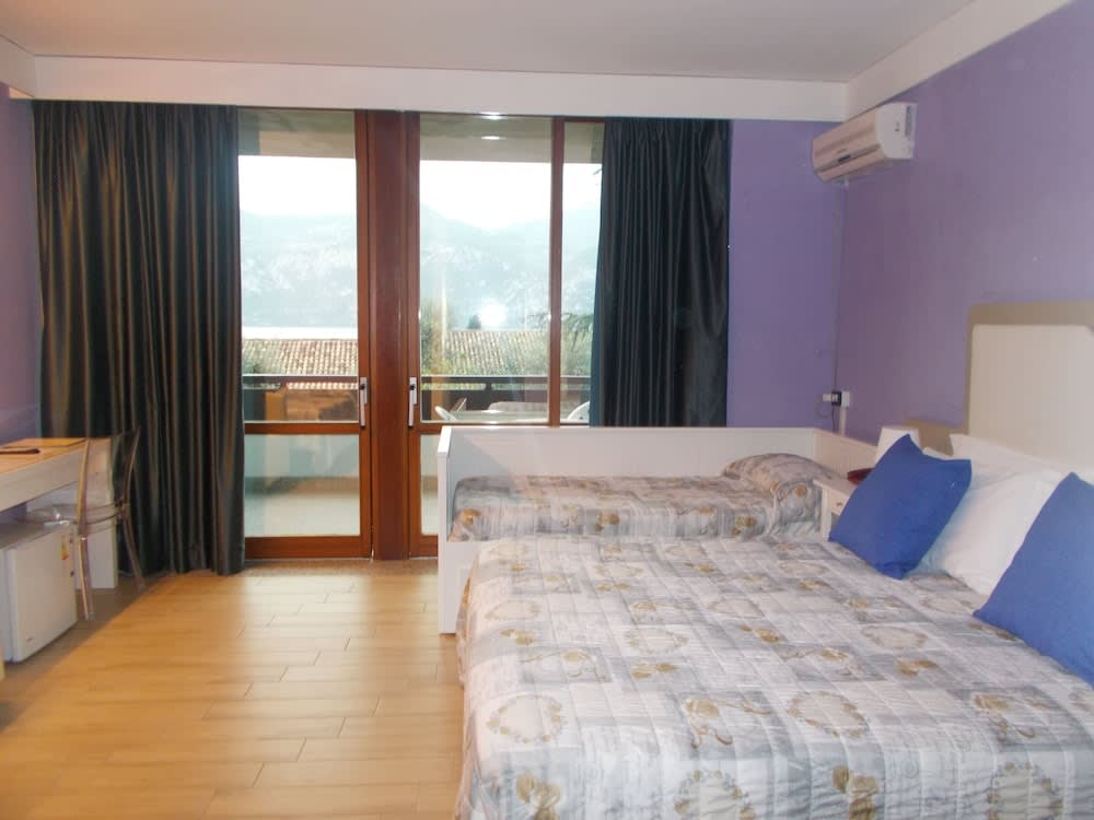 Hotel Laura Christina 4