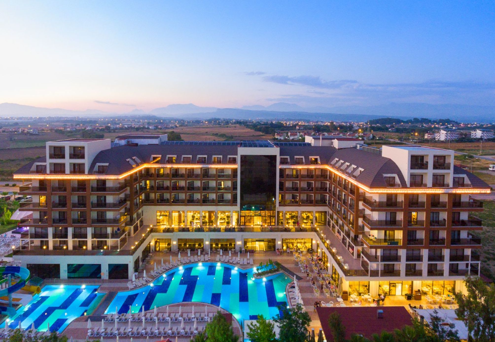 Glamour Resort & Spa 1