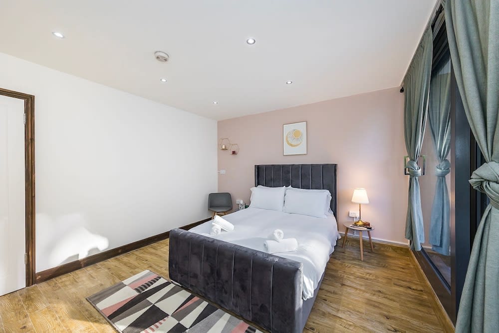 Edgware Hub 1