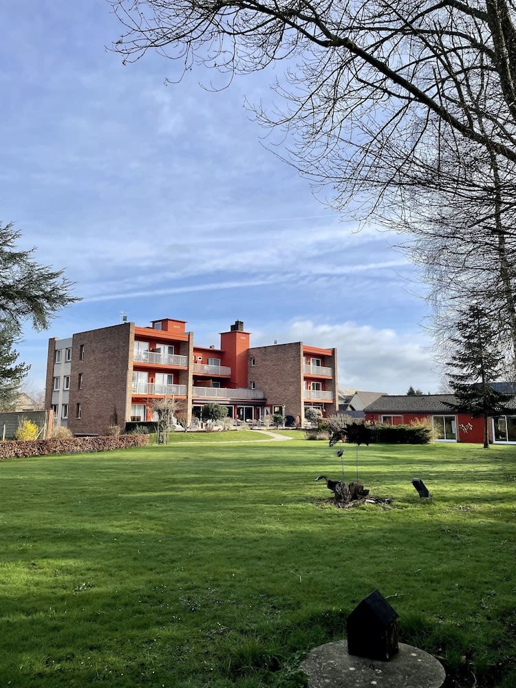 Logis Hôtel & Restaurant - Le Relais de Montigny 1