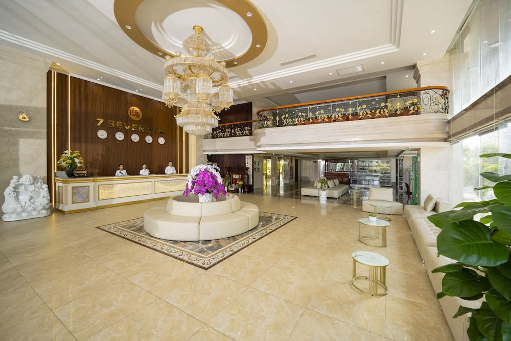 7 Seven Sea Hotel 2