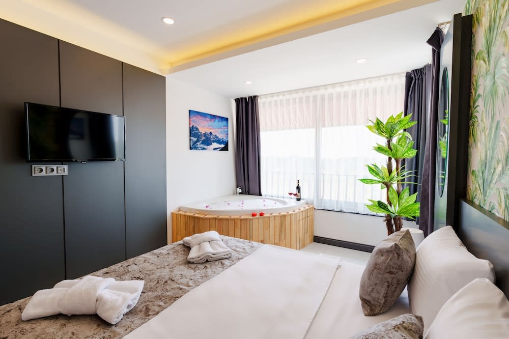 Mrt Suites Lara 2