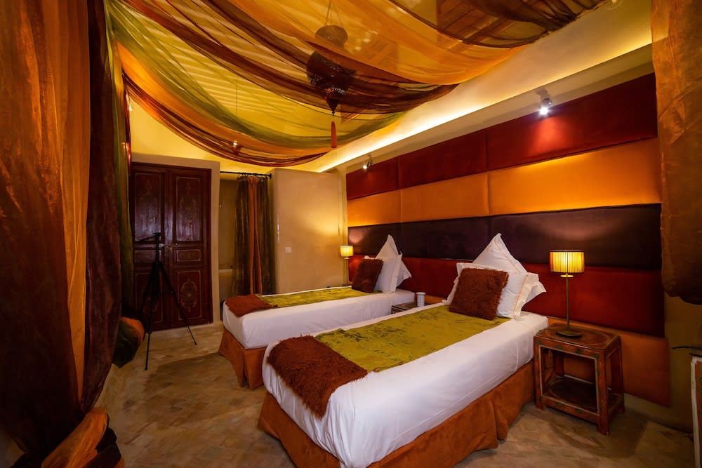 MAISON MK Adults ONLY - Music Riad 2