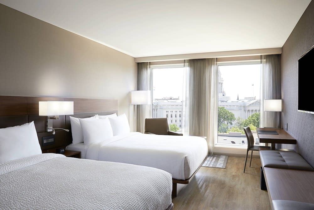 AC Hotel by Marriott Madison Downtown 1