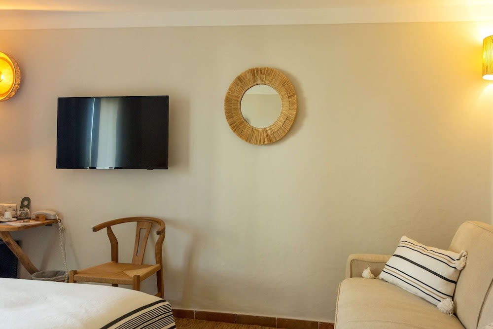 Casa Santini x Roc Seven 5