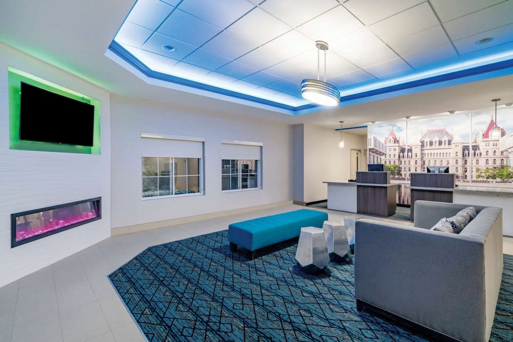 La Quinta by Wyndham Latham Albany Airport 2