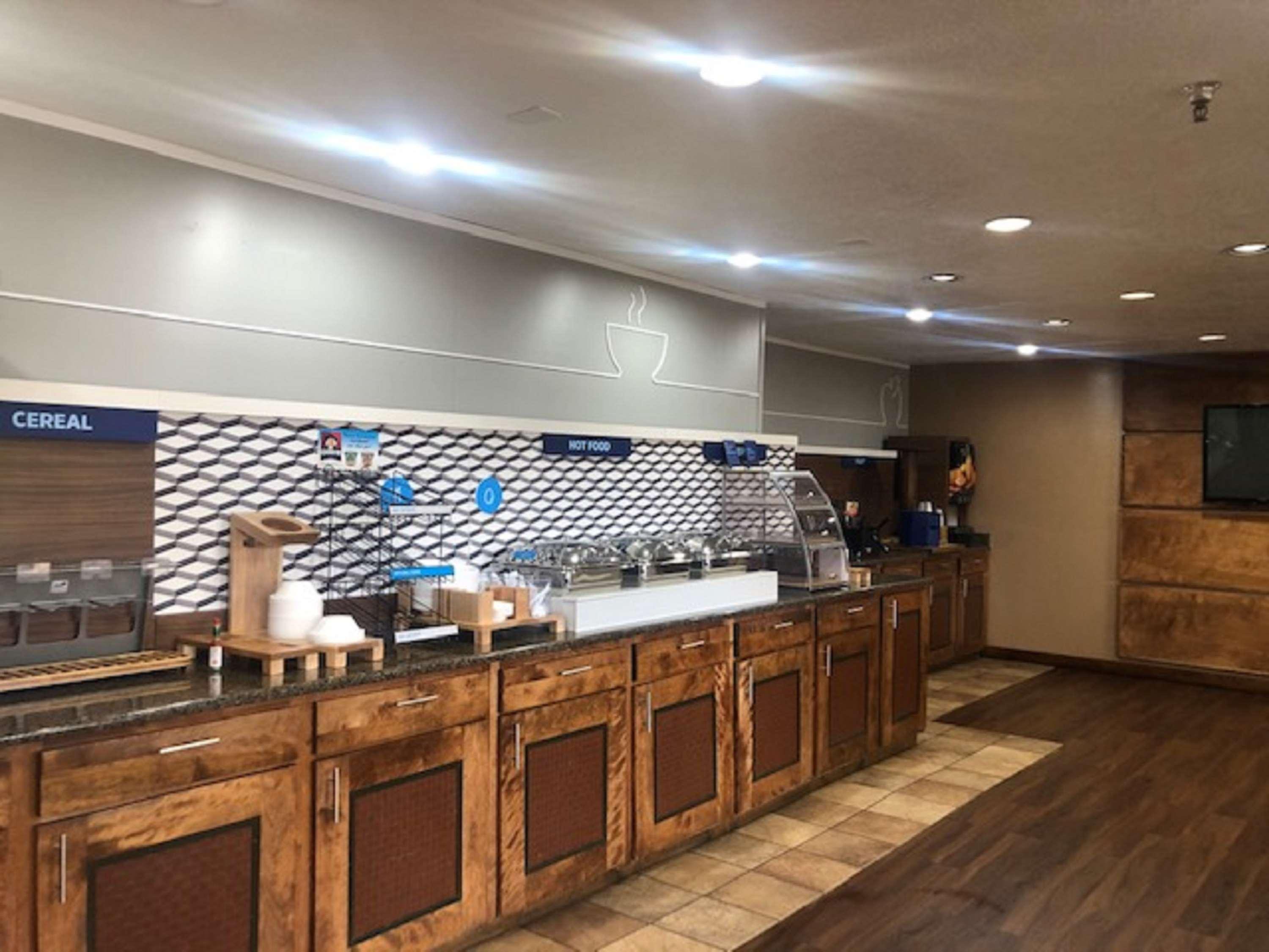 SureStay Plus Hotel by BW Albuquerque 40 Eubanks 4