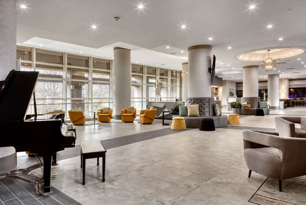 DoubleTree by Hilton Tulsa - Warren Place 1