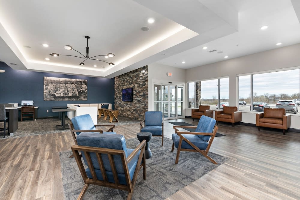 Holiday Inn Express Kansas City North - Parkville by IHG 1