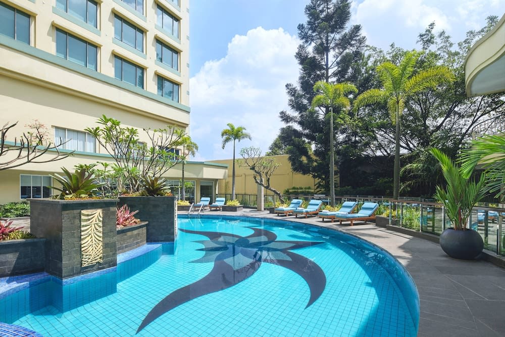 Courtyard by Marriott Bandung Dago 1