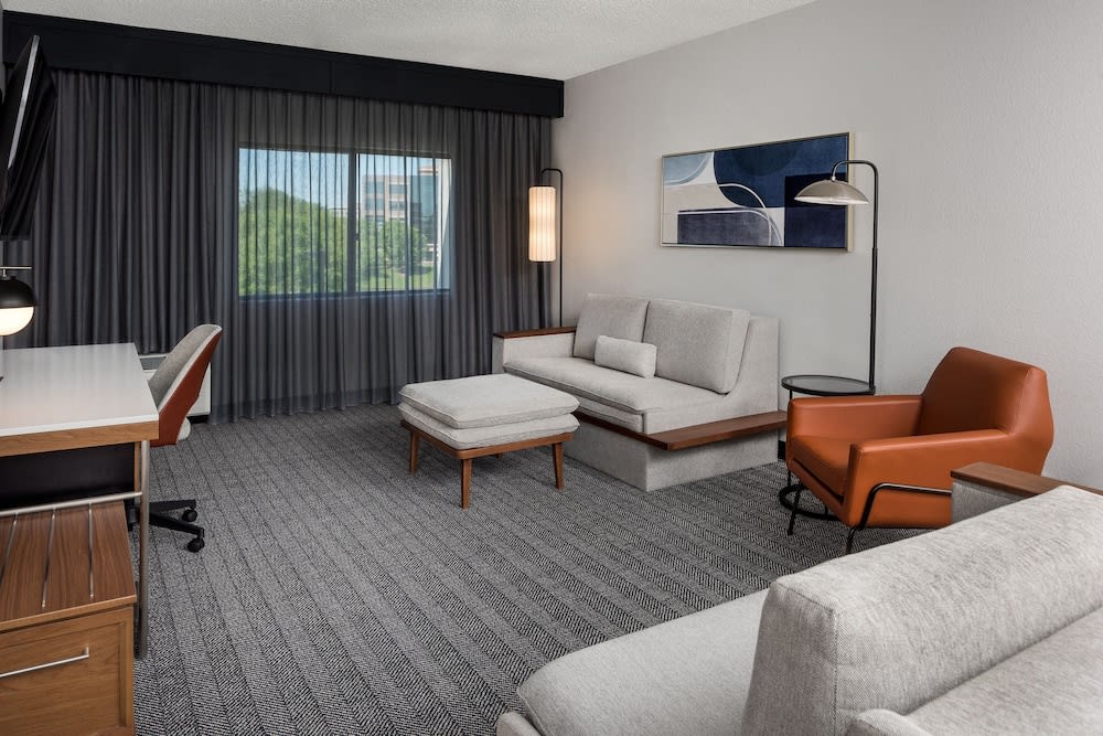 Courtyard by Marriott Charlotte Ballantyne 1