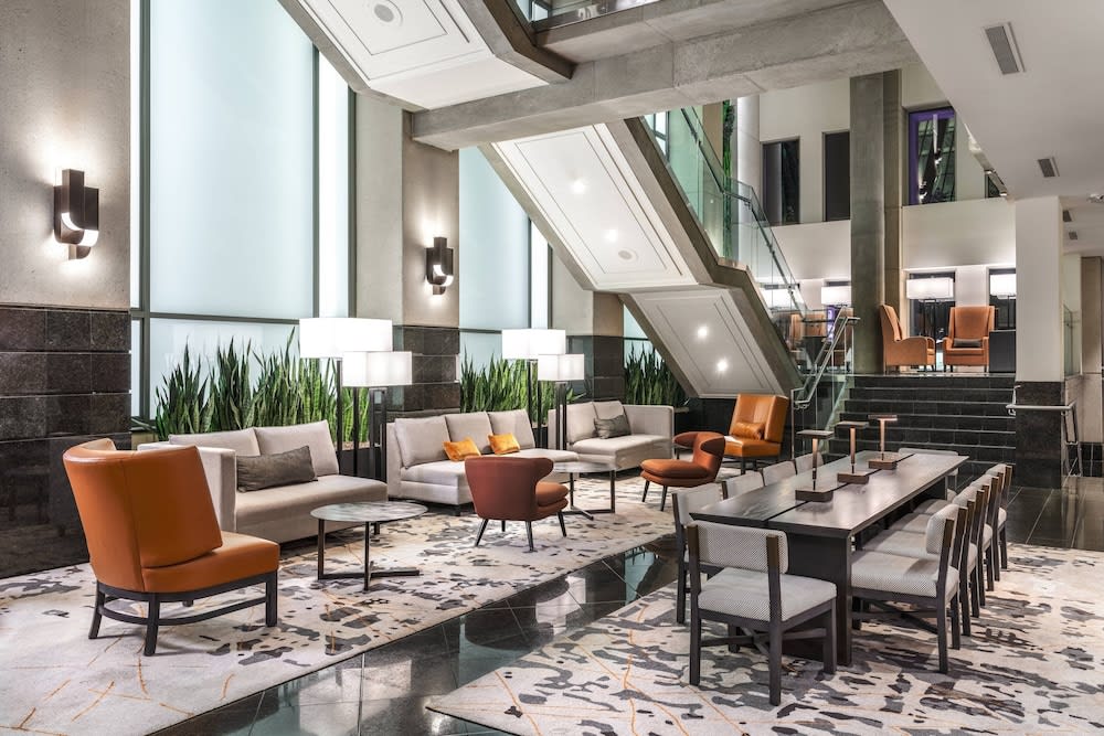 Delta Hotels by Marriott Vancouver Downtown Suites 2