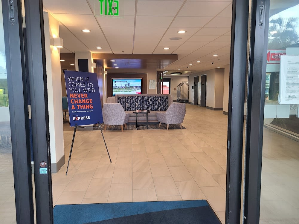 Holiday Inn Express & Suites FT LAUDERDALE N - EXEC AIRPORT by IHG 2