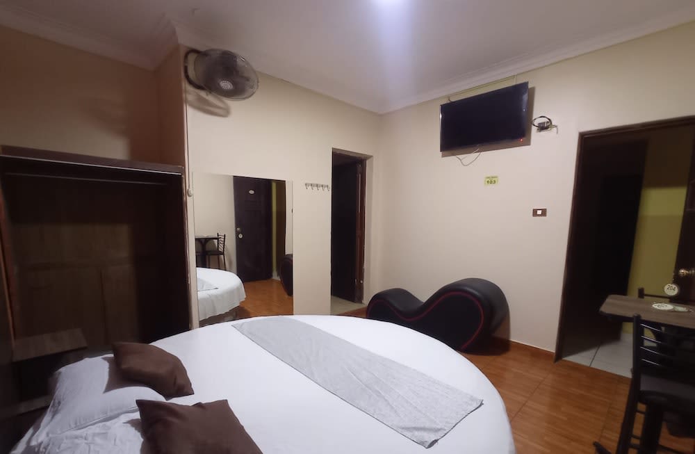 CONQUISTADOR HOTEL 2