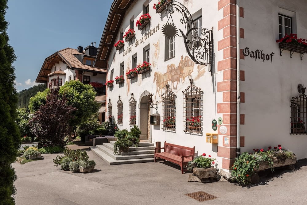 Strasserwirt - Ansitz zu Tirol 1