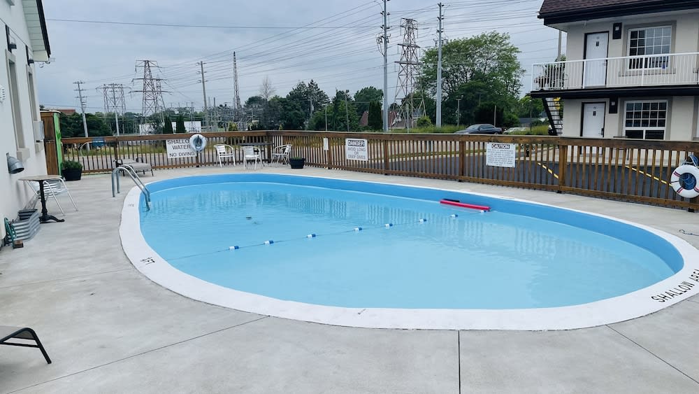 Falls Lodge by the Falls 1