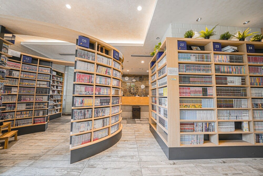 QuintessaHotel TokyoHaneda Comic&Books 2