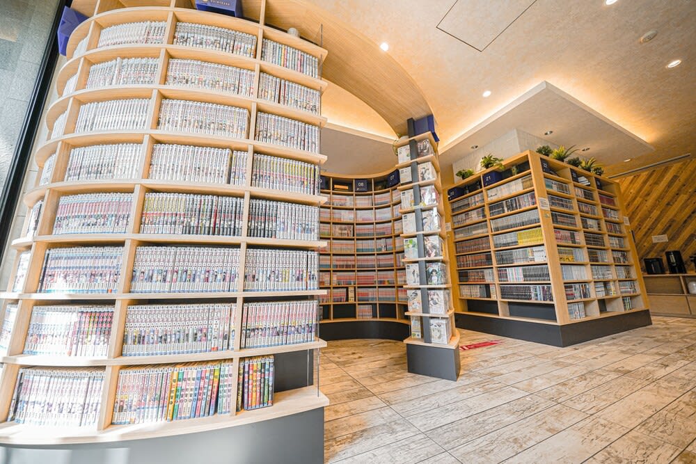 QuintessaHotel TokyoHaneda Comic&Books 1