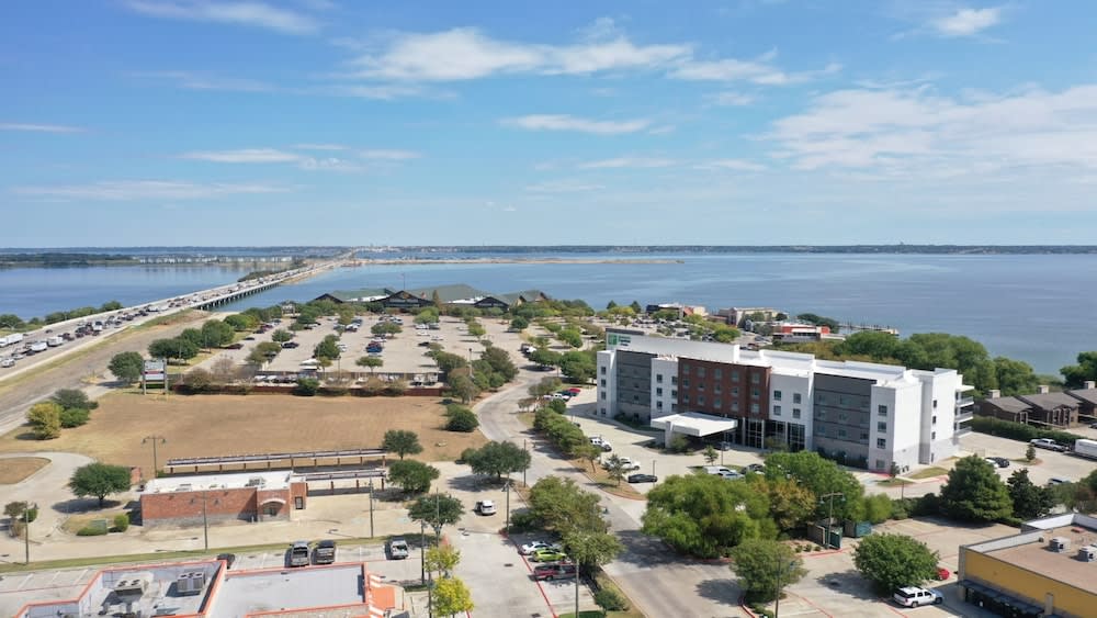 Holiday Inn Express & Suites GARLAND E - LAKE HUBBARD I30 by IHG 1