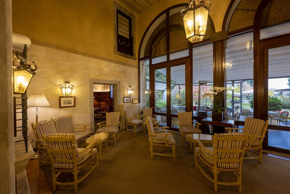 Hotel Villa Cipriani 5