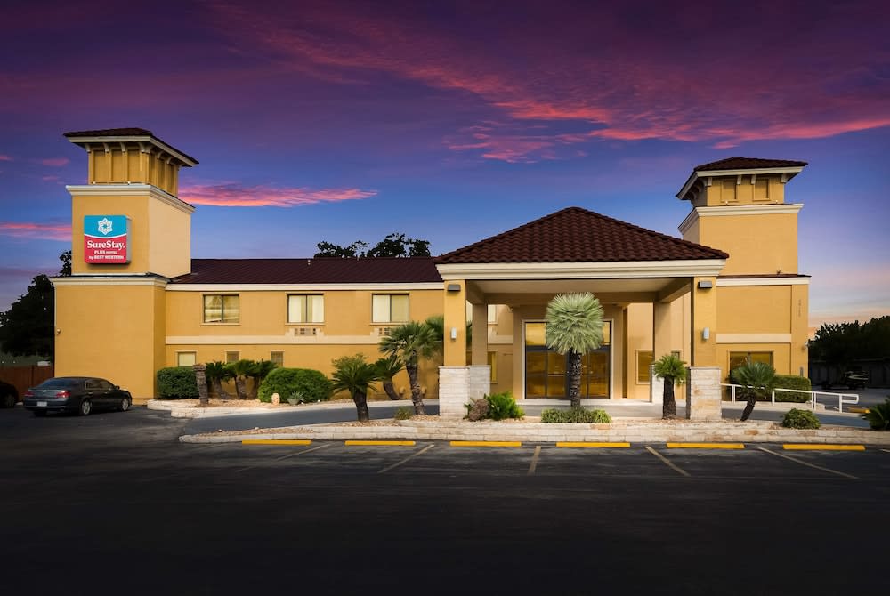 SureStay Plus Hotel by Best Western San Antonio North 1