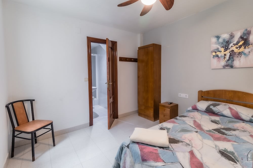 Hostal - Restaurante La Buena Villa by Vivere Stays 2