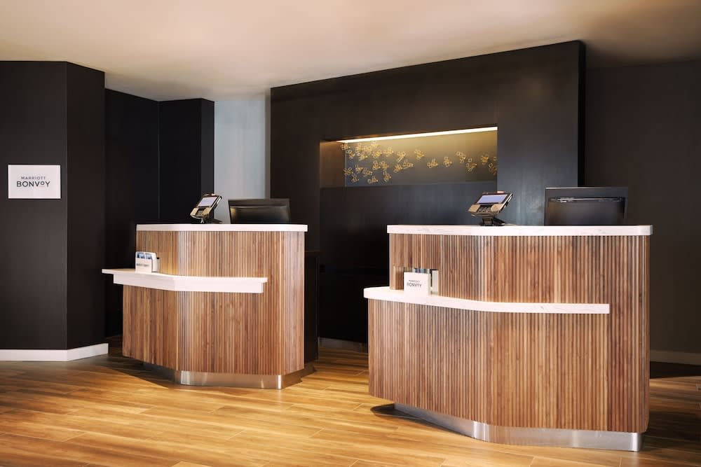 Courtyard by Marriott St. Louis Downtown West 5