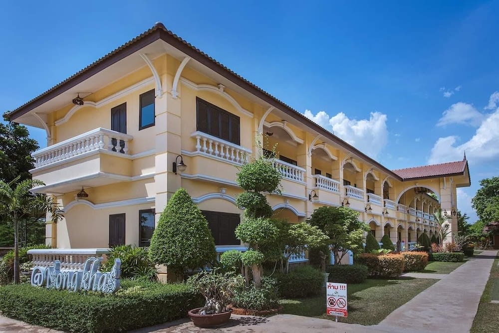 Park & Pool Resort 1