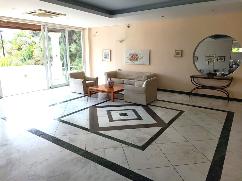 Kanapitsa Mare Hotel 4