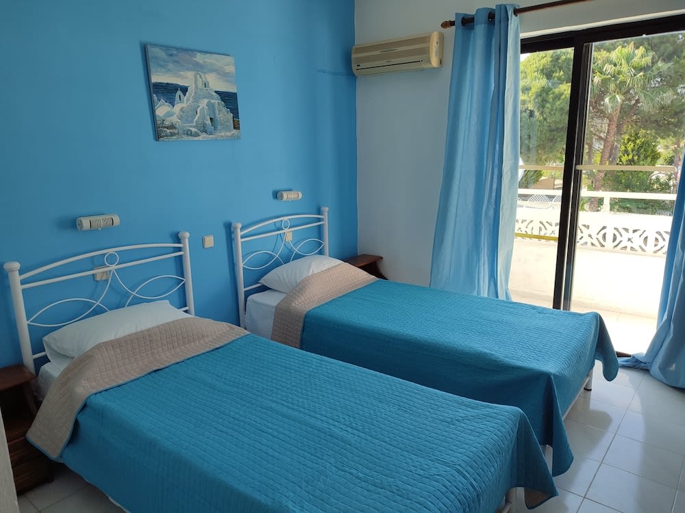 Dolphin Apartments 5