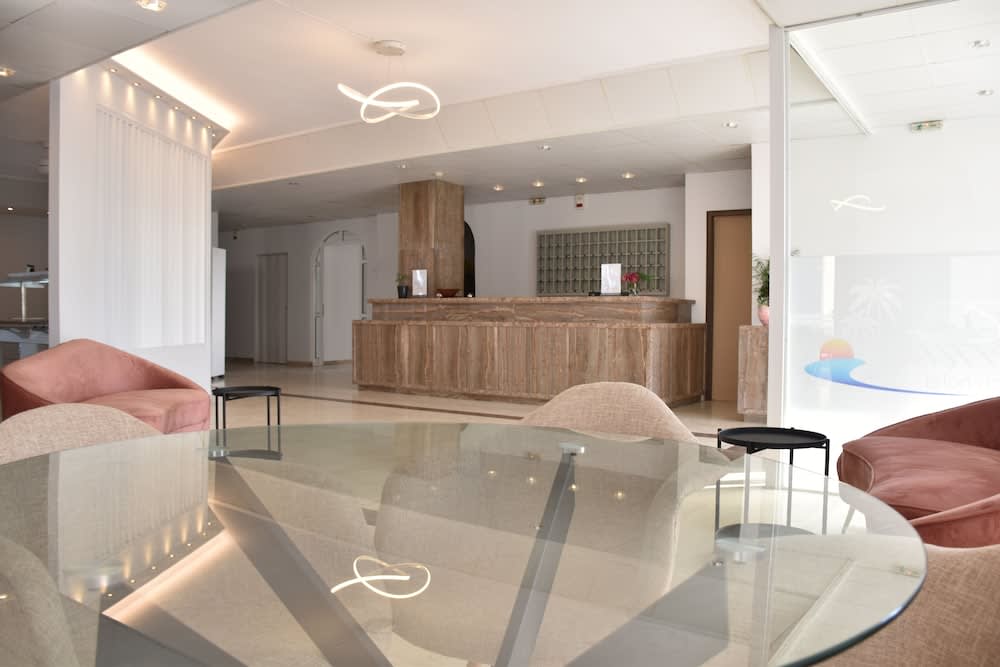 California Beach Hotel - Adults Only 3