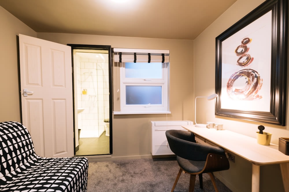 The Warwick By Nestor 4