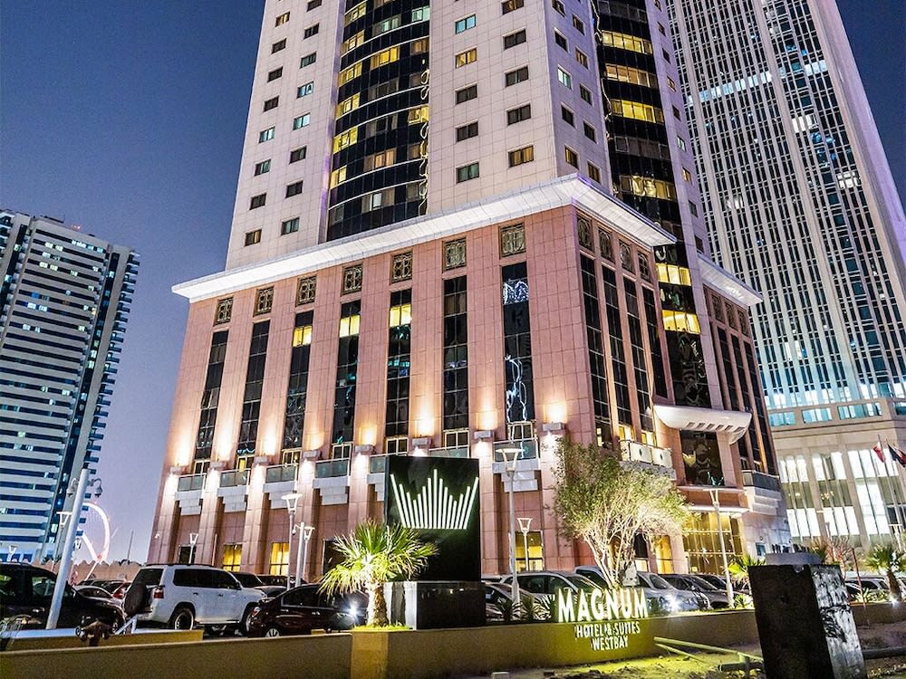 Magnum Hotel & Suites West Bay 1