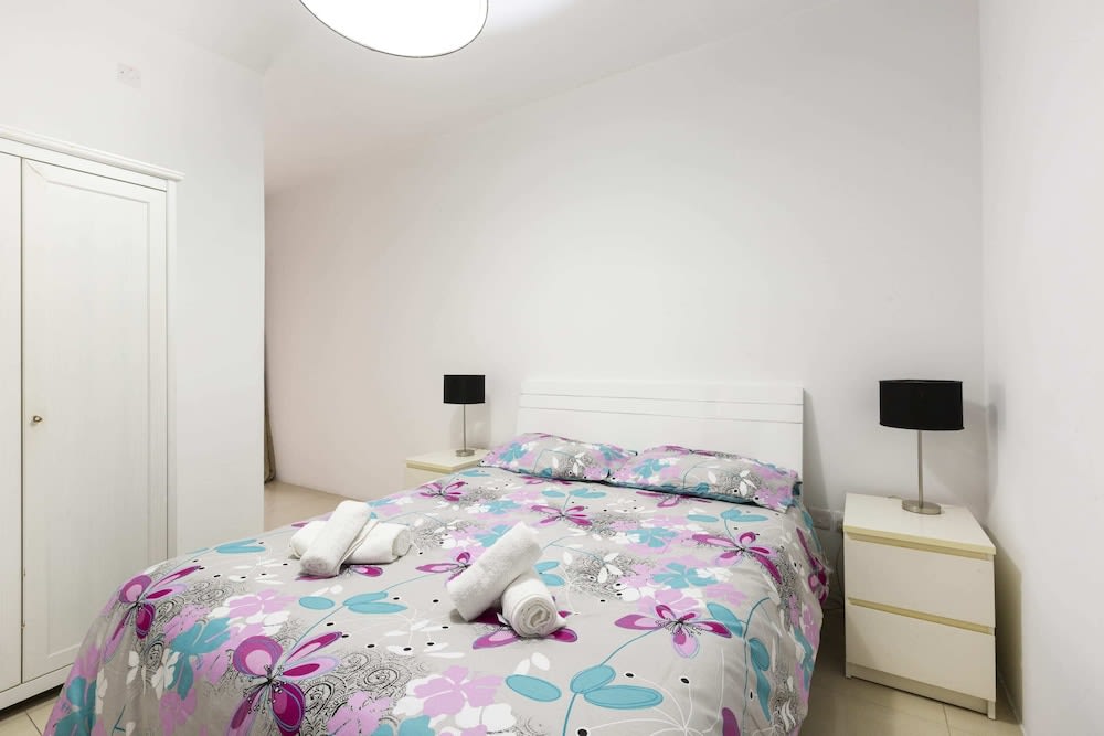 Sliema 2 Bedroom Apartment 2
