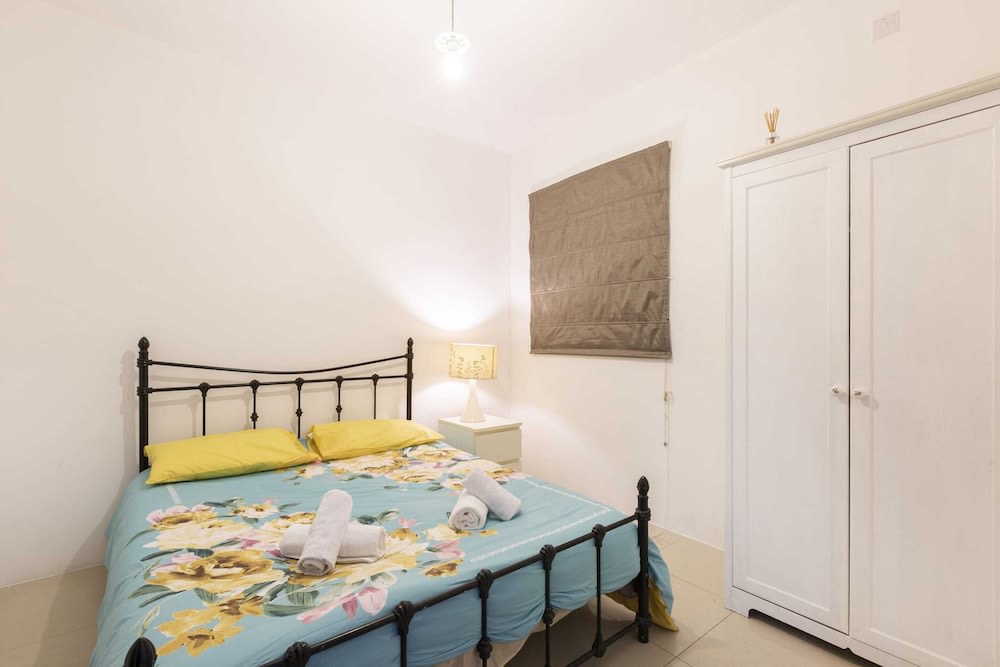 Sliema 2 Bedroom Apartment 5