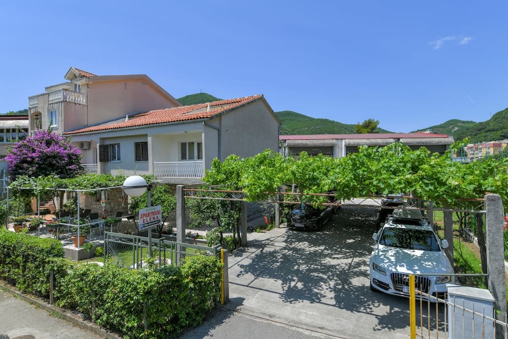 Apartments Elena 1