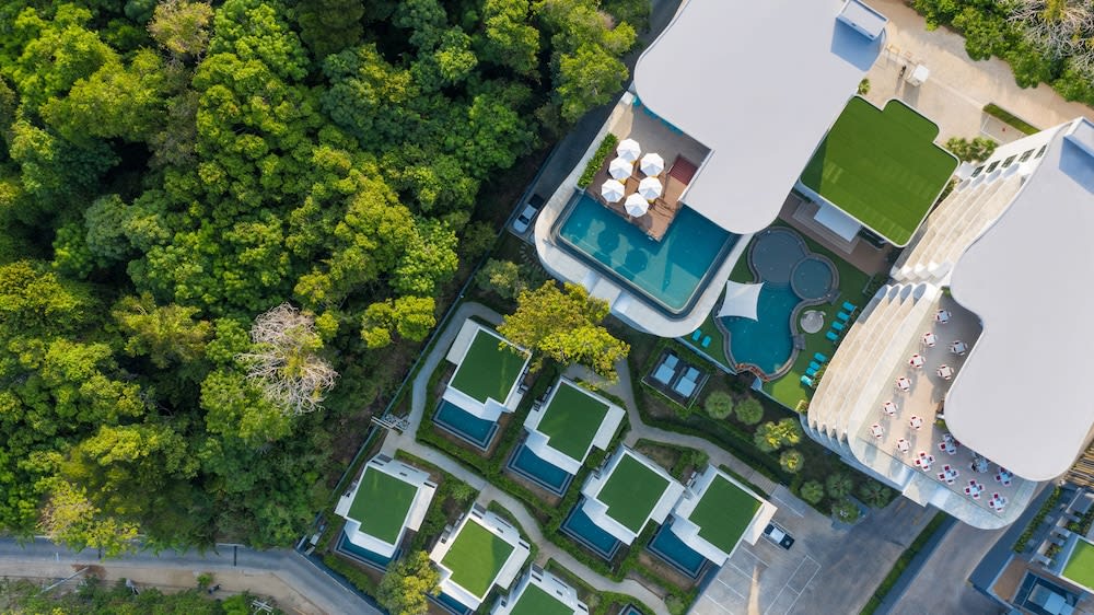 Utopia Naiharn by Fred&Com Phuket 1