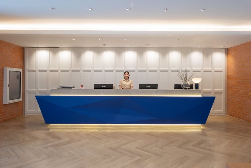Blue Hippo & Red Crocodile Hotel 2
