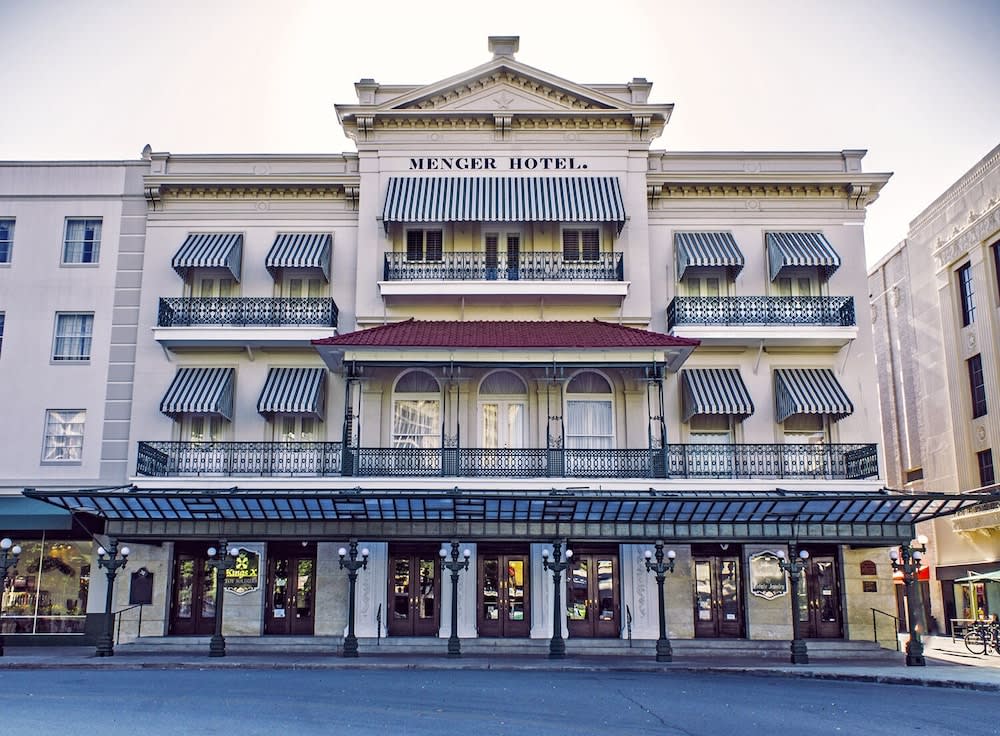 Menger Hotel 1