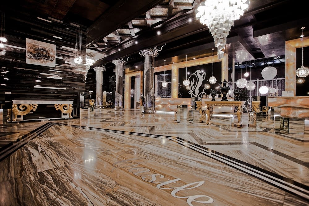 Royal Castle Design & SPA Hotel 2