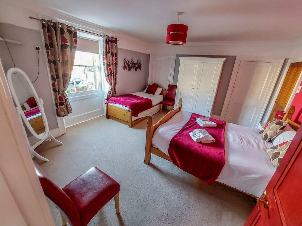 The Royal Oak Hotel 1