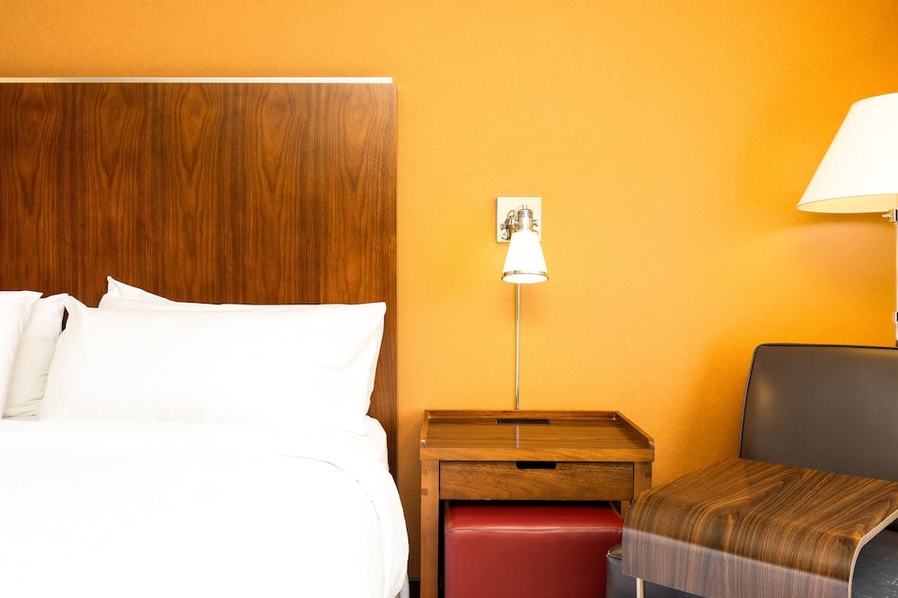 Four Points by Sheraton Kelowna Airport 5