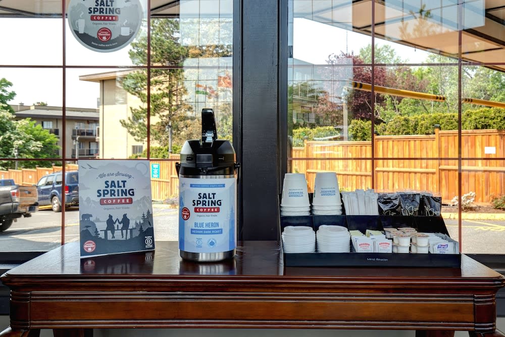 Days Inn by Wyndham Victoria Uptown 2