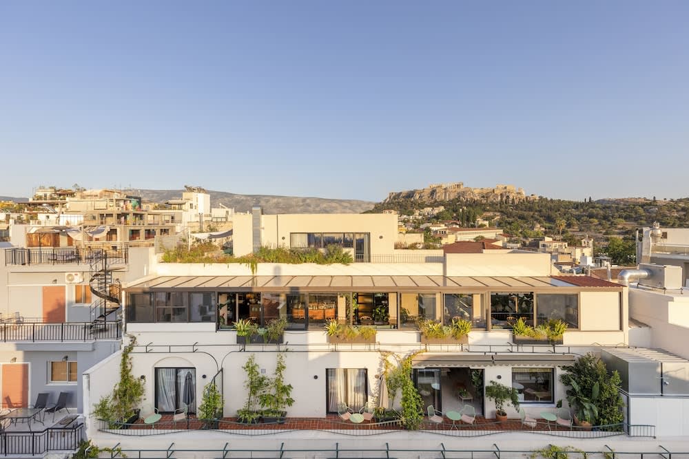 L'Avventura Athens 1