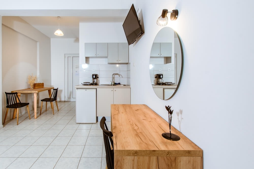 Koulouris Apartments & Studios 2